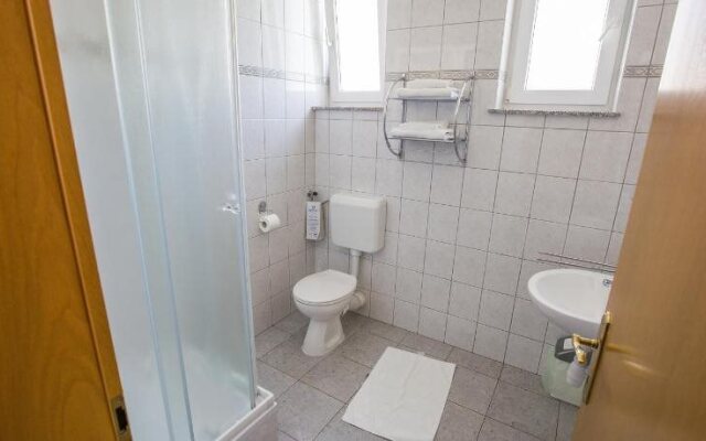 Guesthouse Ikar Zagreb Airport