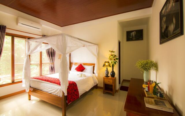 Phong Nha Lake House