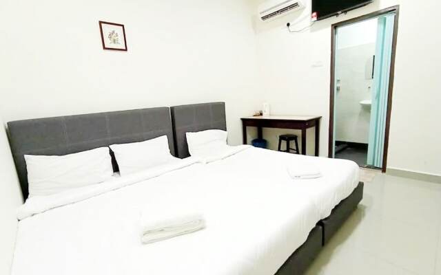 MN Ferringhi Inn by OYO Rooms