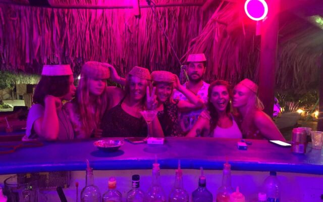 El Zoo Hostel & Pool