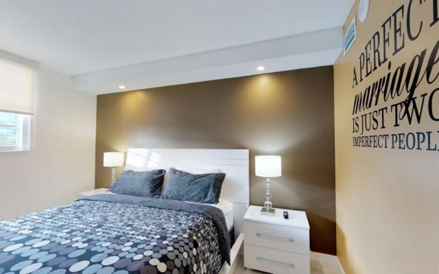 Premium 2 Bedroom +den Apartment Or-202