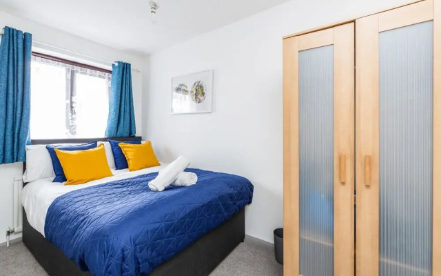 Cosy 2-bed House! Dagenham! Free Parking