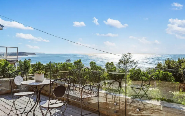 Ocean Views, Deck and Parking at Beach Apartment