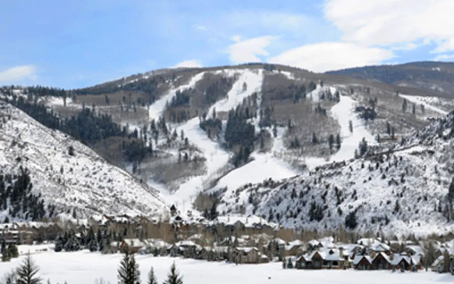 Aspenwood Lodge by Berkshire Hathaway