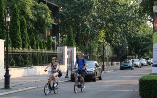 Andrássy Apartment With Free Parking