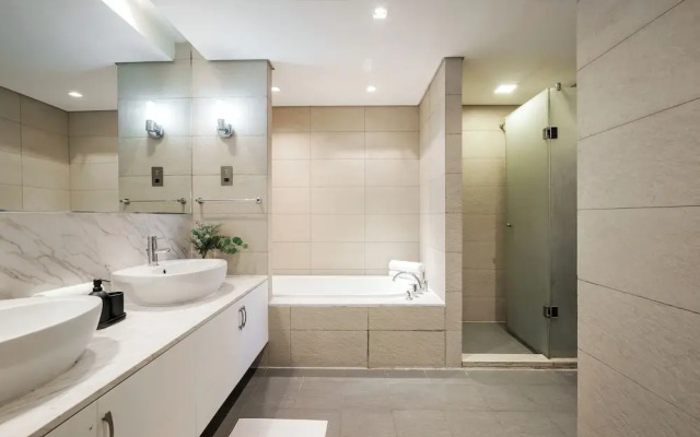Luxury 2BR Apartment + Maid's Room | Close to Nakheel Mall