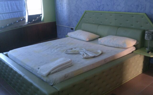 Dashamir Hotel