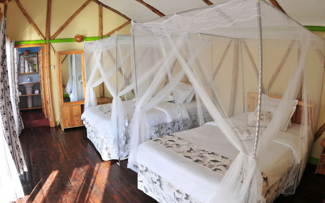Lake Bunyonyi Rock Resort