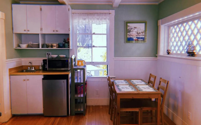HI Santa Cruz Hostel
