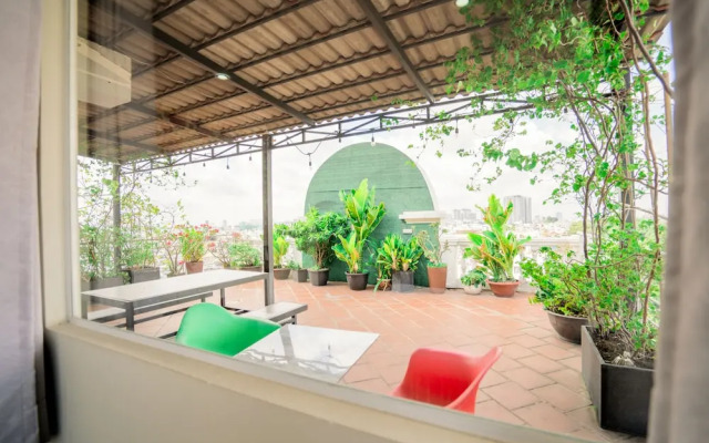 C'Lavie Hotel - Saigon Airport Hotel