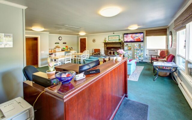 Suites on Main