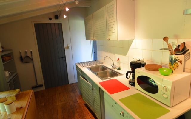 Chalet With Private Tennis Court in Humain