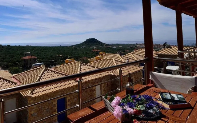Areti Stone house/amazing view/1km to the beach