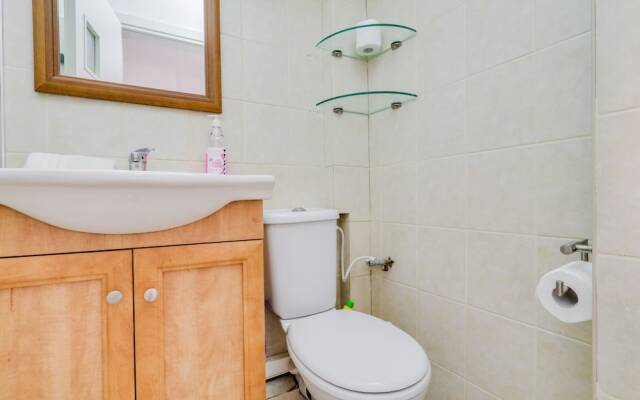 Central Apartment near Bograshov Beach