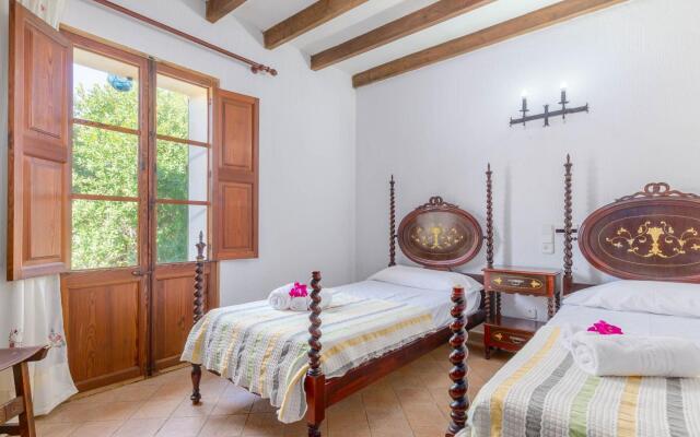 CAN SALAT - Villa for 9 people in Lloseta.