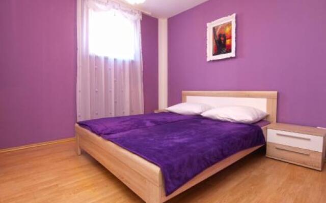 Apartment with pool 1138