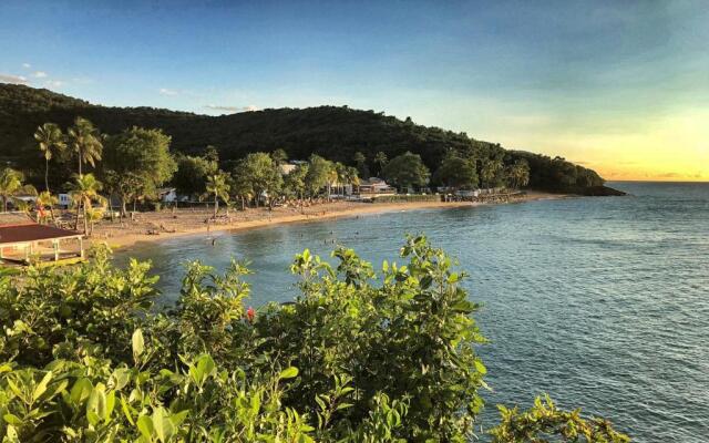 Case Coco Pointe Batterie. Piscine, vue mer, 4 p.