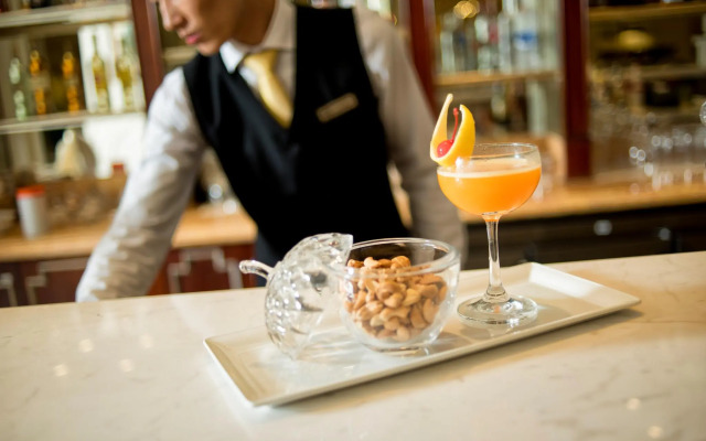 Apricot Hotel