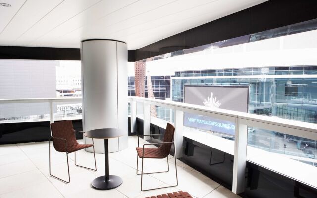 Le Germain Hotel Maple Leaf Square