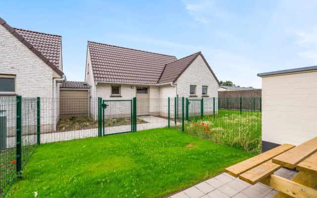 Cosy Living w parking, athletic field, playground, bike storage