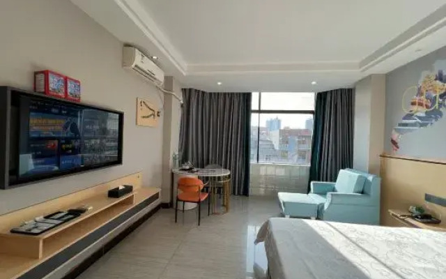 City Premium Hotel (Luoding Bus Station)