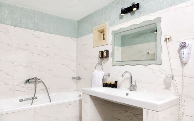 Petrino Suites Hotel