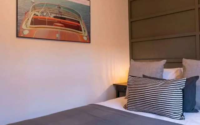 Super Central Apartment Close To River Station