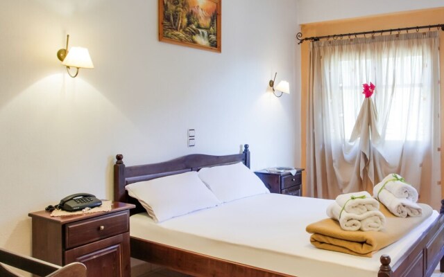 Simplistic Holiday Home in Stournareika With Terrace