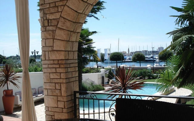 Villa Umag in Umag With 5 Bedrooms and 5 Bathrooms