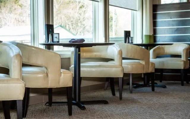 Comfort Suites at Par 4 Resort