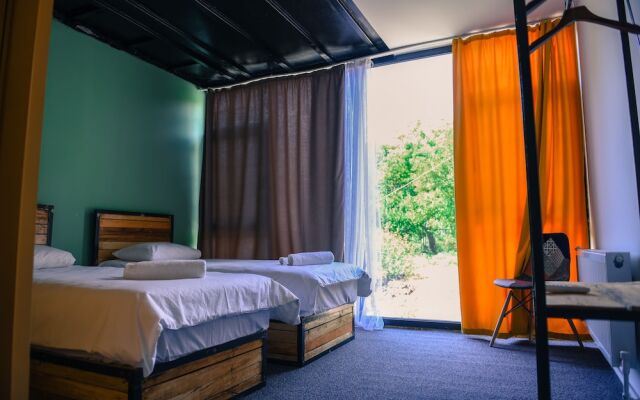 Arevi Hotel