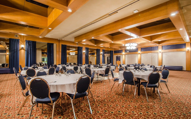 Travelodge by Wyndham Prince Albert