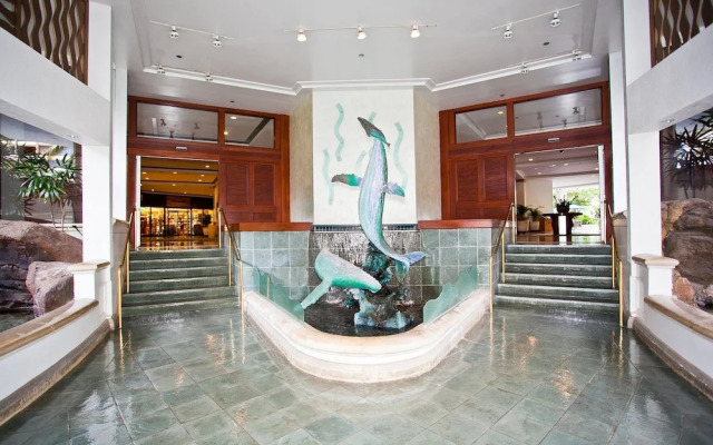 Fully Furnished Ilikai Tower 525 Condo With Free Wifi, Near Best Waikiki Beaches! by RedAwning