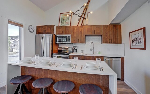 Lances West 13 1 Bedroom Condo by RedAwning