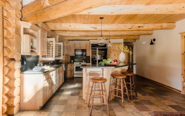 Evergreen Dr - Grizzly