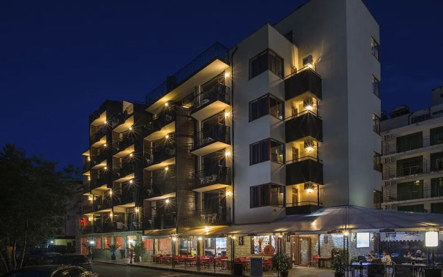 Hotel Lira