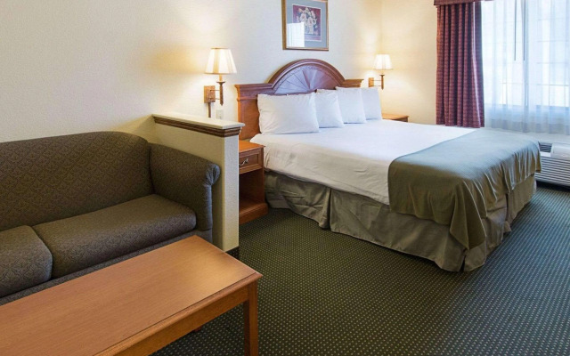 Quality Inn & Suites Glen Rose
