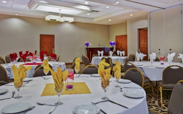 Newmarket Hotel & Suites