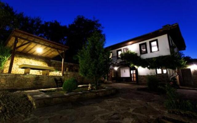 Guest House Stone Paths