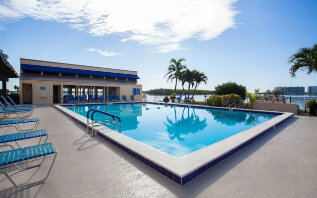 Windward Point 212