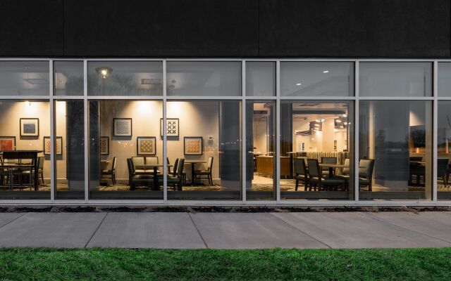 Holiday Inn Express & Suites Saskatoon East - University by IHG