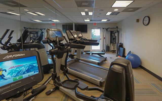 Holiday Inn Express and Suites Savannah - Midtown by IHG