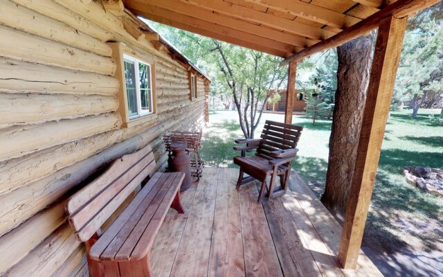 Stunning Apple Lane Log Cabin