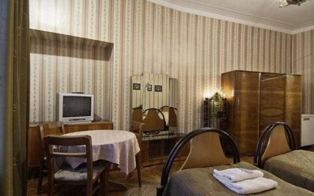 Аврора Петроградская