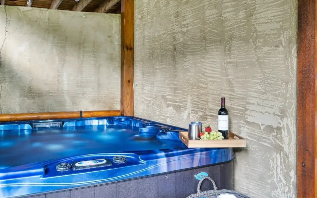 Timberwolf Vista w HotTub Pool View