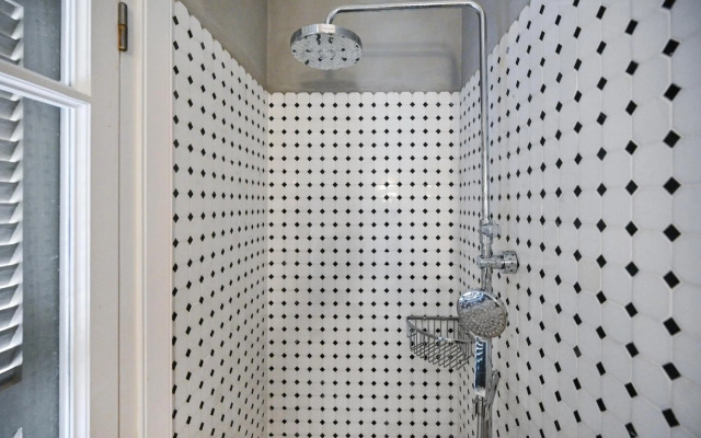 Bohemian Valse by HolyGuest