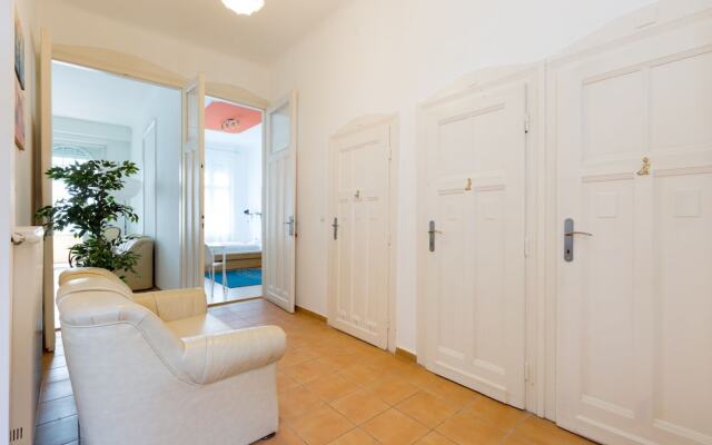 Budapest Apart-NAM-Queen Room