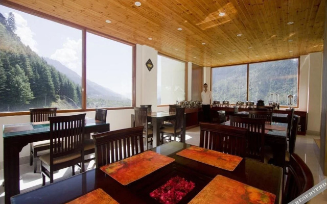 OYO Premium Jagatsukh Valley