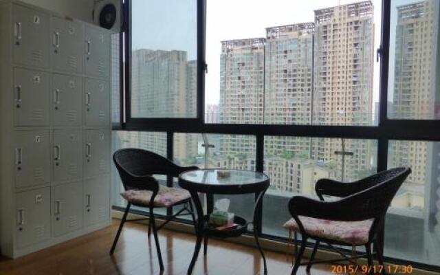 Leshan Seven Days Sunshine Student Apartment