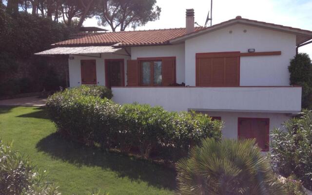 Apartment in Villa 2 to 4 Persons With Large Garden "stella"